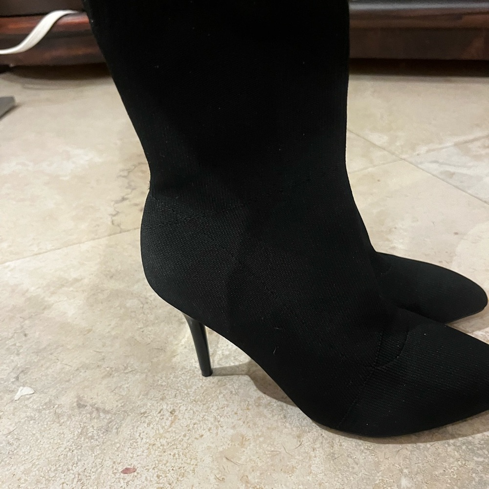 Chic Black Heeled Boots for Women - Picture 4 of 9